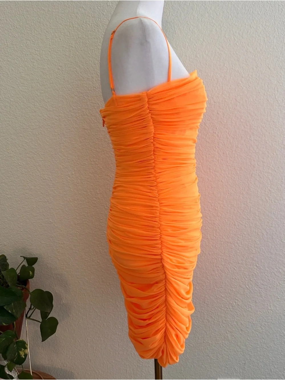 HOUSE of CB Tangerine Ruched Organza Mesh Mini Dress Sz. M - Picture 9 of 15